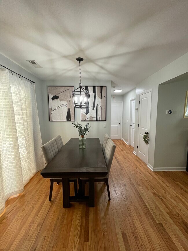 Foto del edificio - 624 Monger Ln