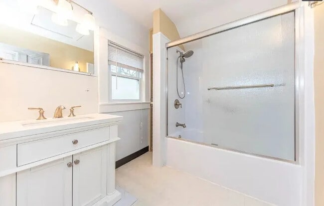 Building Photo - 1132 Michigan-1132MICH