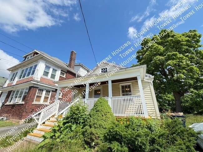 Building Photo - 1192 Haeberle Ave