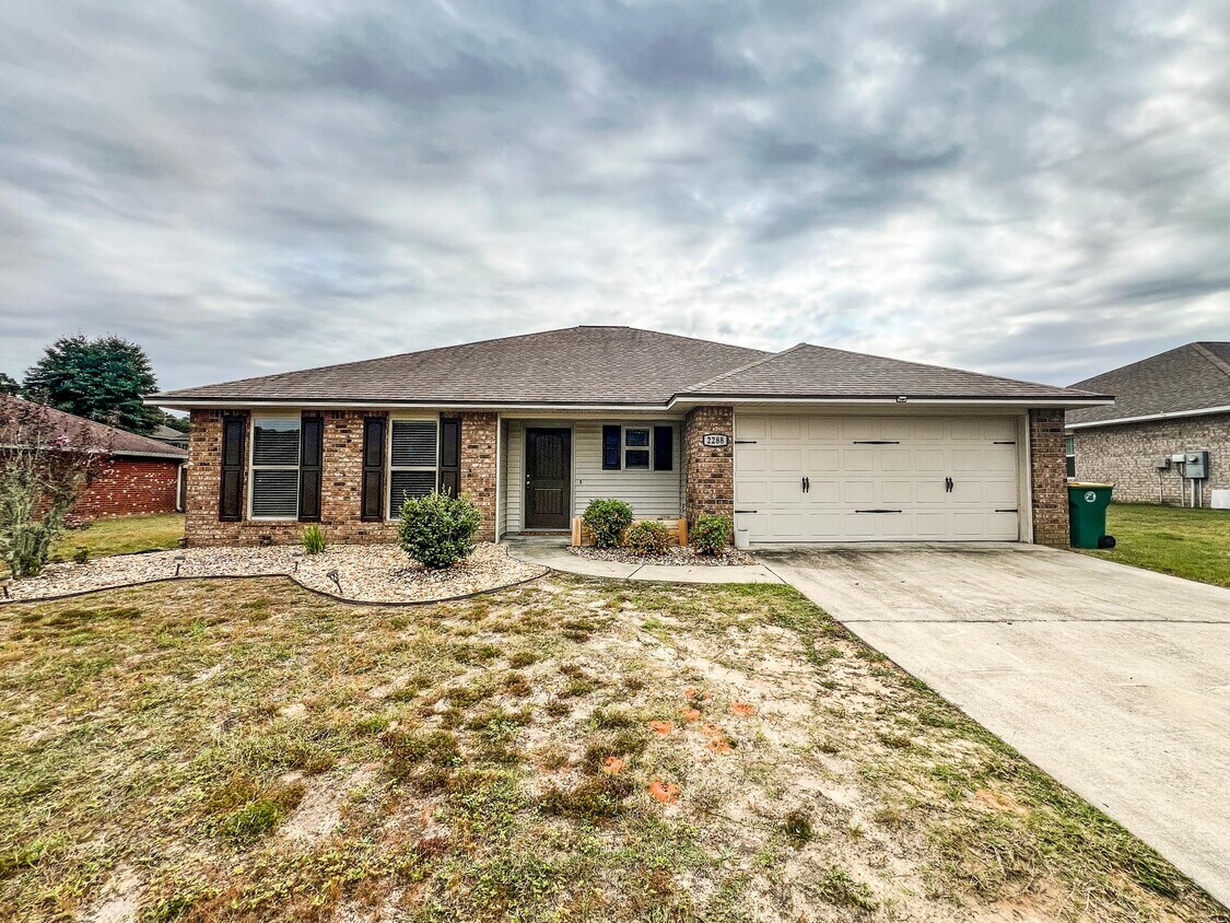 2288 Lewis St, Crestview, FL 32536 House Rental in Crestview, FL