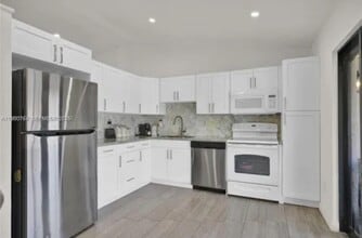 Building Photo - 4800 SW 136th Pl