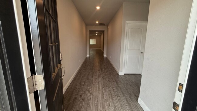 Foto del edificio - Must See! Charming 3 Bedroom, 2 Bath locat...