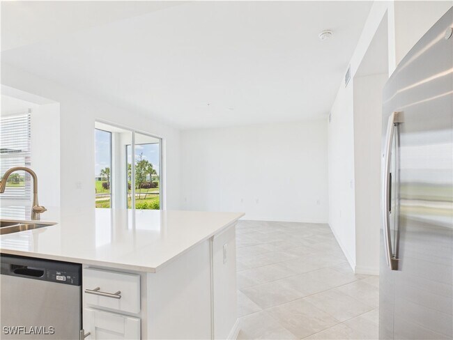 Foto del edificio - 5555 Double Eagle Cir