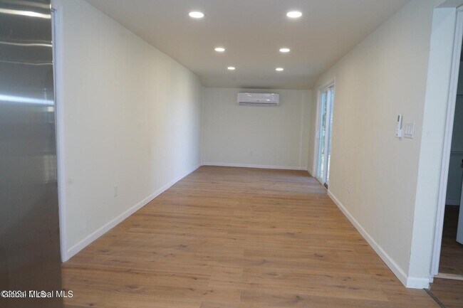 Building Photo - 21 Van Heusen St