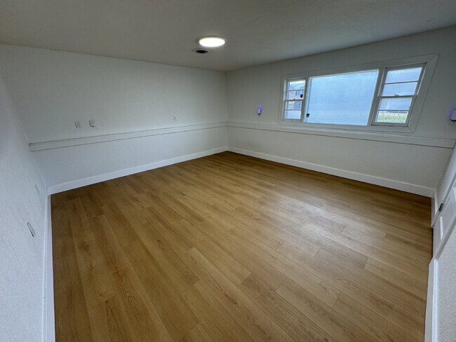 Foto del edificio - 1014 S Rosalie Ave