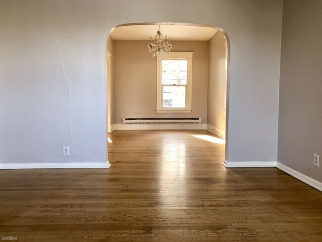 Building Photo - 2 br, 1 bath Duplex - 1620 South 9th Street
