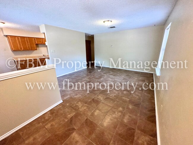 Building Photo - 128 Lance Dr