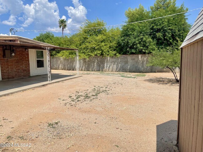 Foto del edificio - 4332 E Hayhurst St