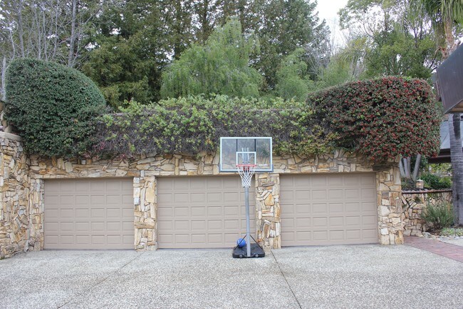 Foto del edificio - 21 Deer Oaks Ct