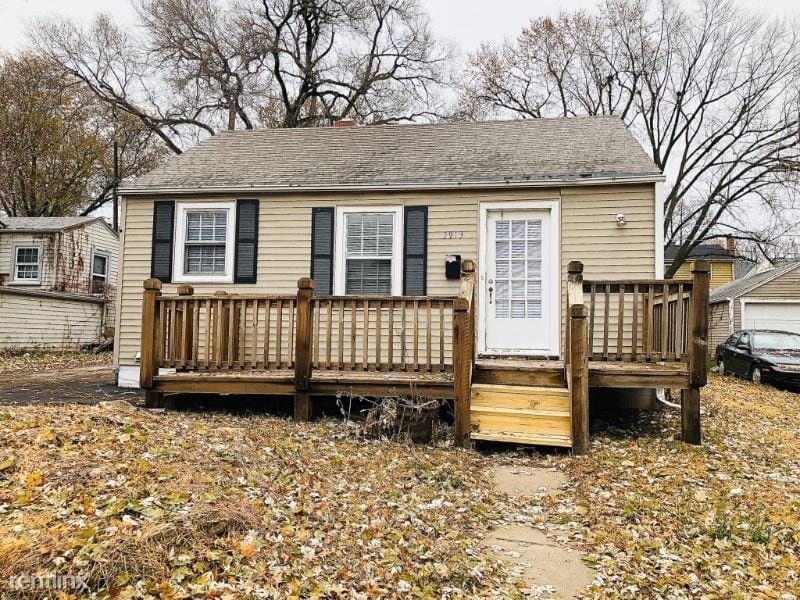 Primary Photo - 3 br, 2 bath House - 3913 N 67th St