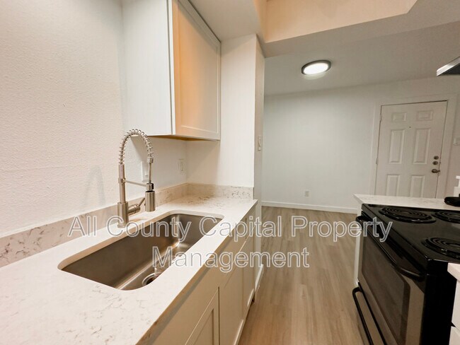 Foto del edificio - 4501 Witham Ln