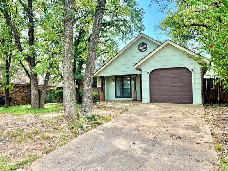 Foto principal - 321 Joshua St