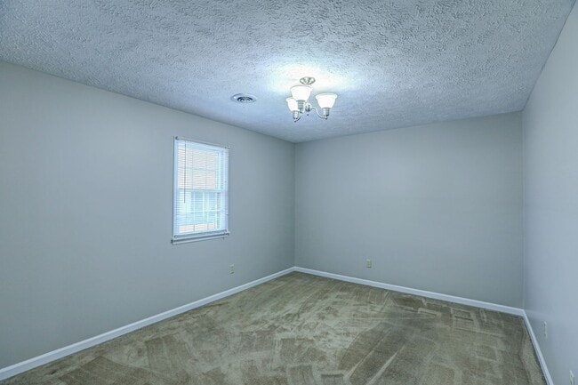 Foto del edificio - 3 Bdrm / 2 Bath - Townhouse - Downtown Kpt