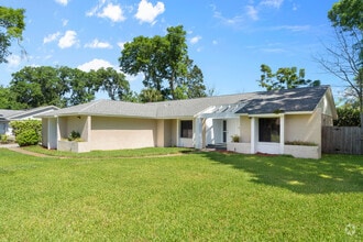 Building Photo - 5 Baywood Dr
