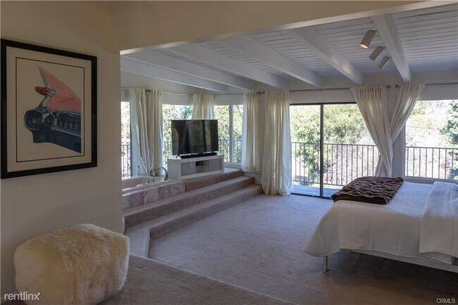 Building Photo - 2 br, 1.5 bath House - 15100 Del Gado Dr