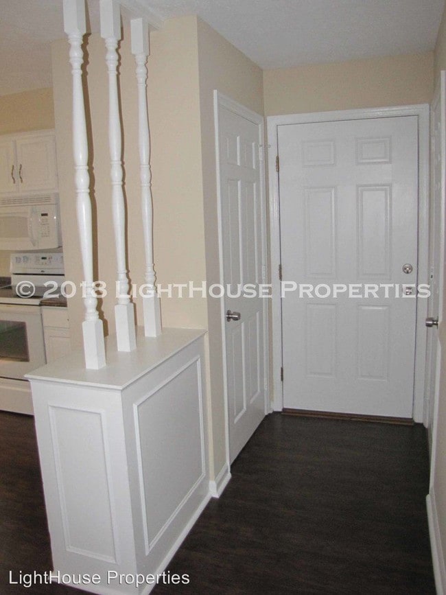 Building Photo - 3 br, 1.5 bath House - 103 Holmes Circle