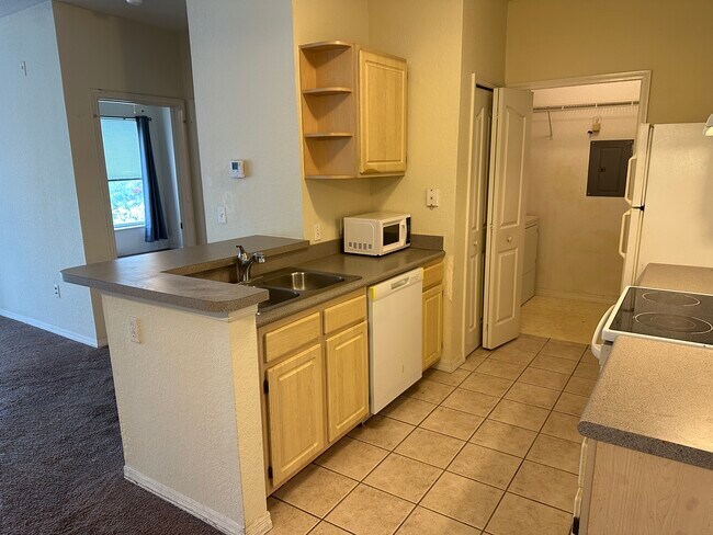 Foto del edificio - LEGACY CRESCENT 5521-202 - NY