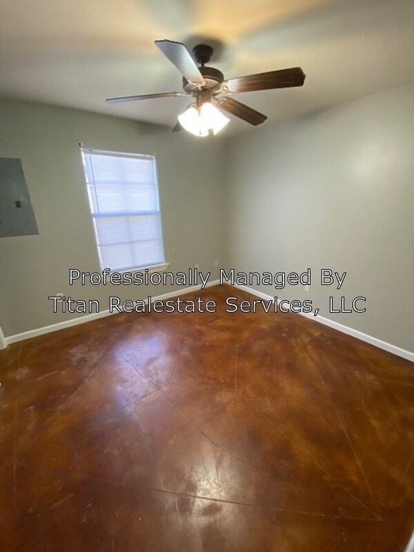 Foto del edificio - 308 S Landry Dr