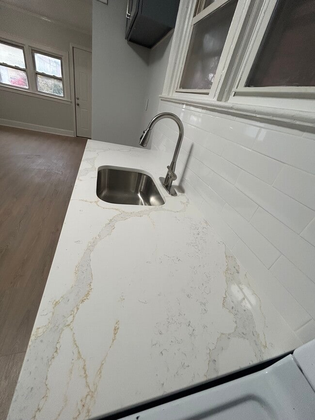 Building Photo - 243 Smith St