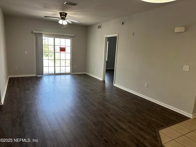 Foto del edificio - 4917 Key Lime Dr
