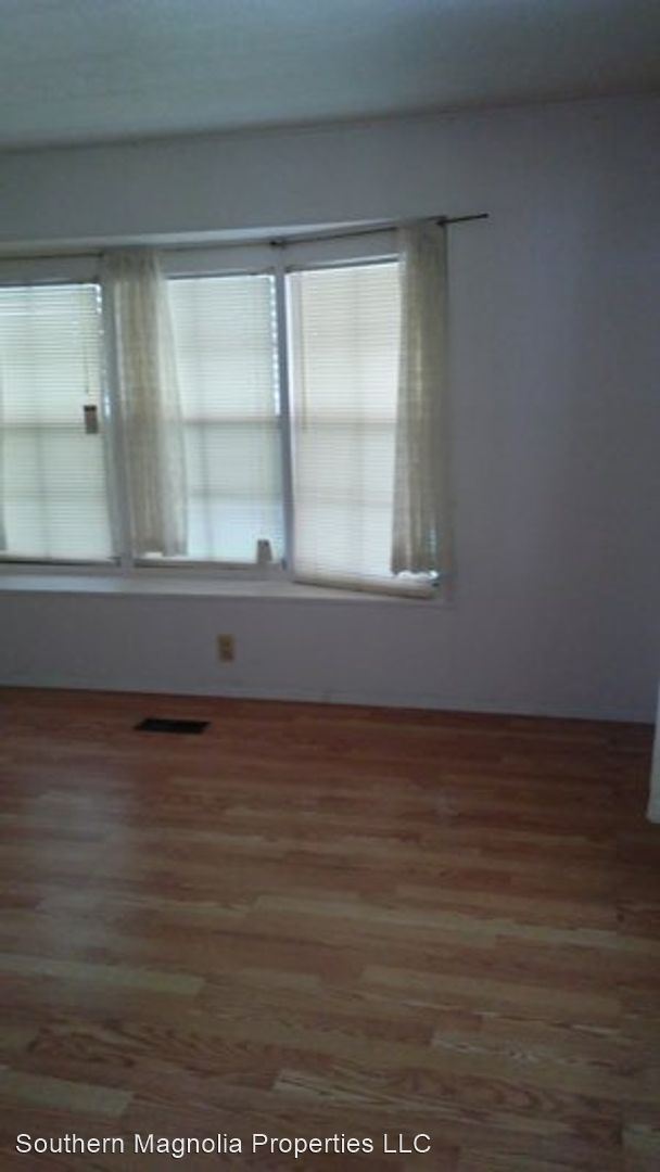 Building Photo - 2 br, 1.5 bath House - 120 Twin Lakes Circle
