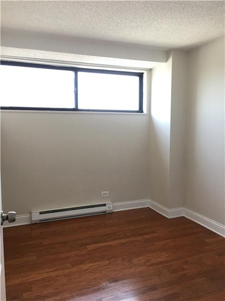 Primary Photo - 1324 5th Ave
