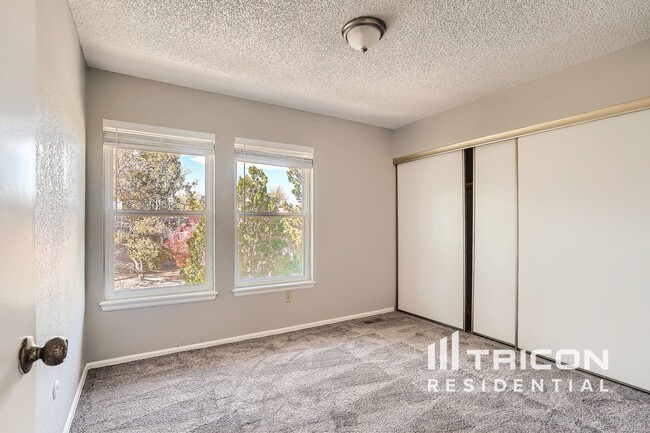 Building Photo - 3954 S Idalia St