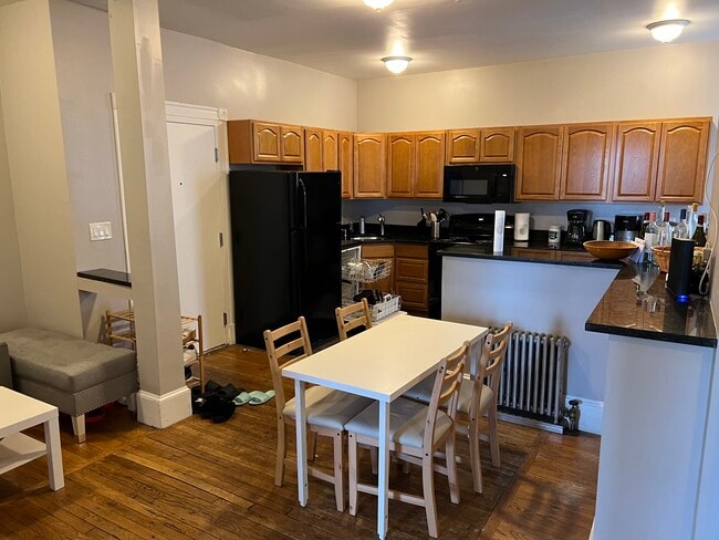 Foto del edificio - 1066 Commonwealth Ave