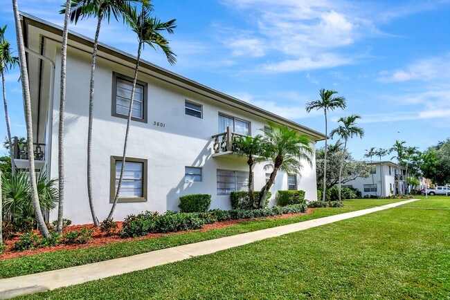 Interior Photo - Eden House - 3601 Van Buren St Hollywood, FL 33021