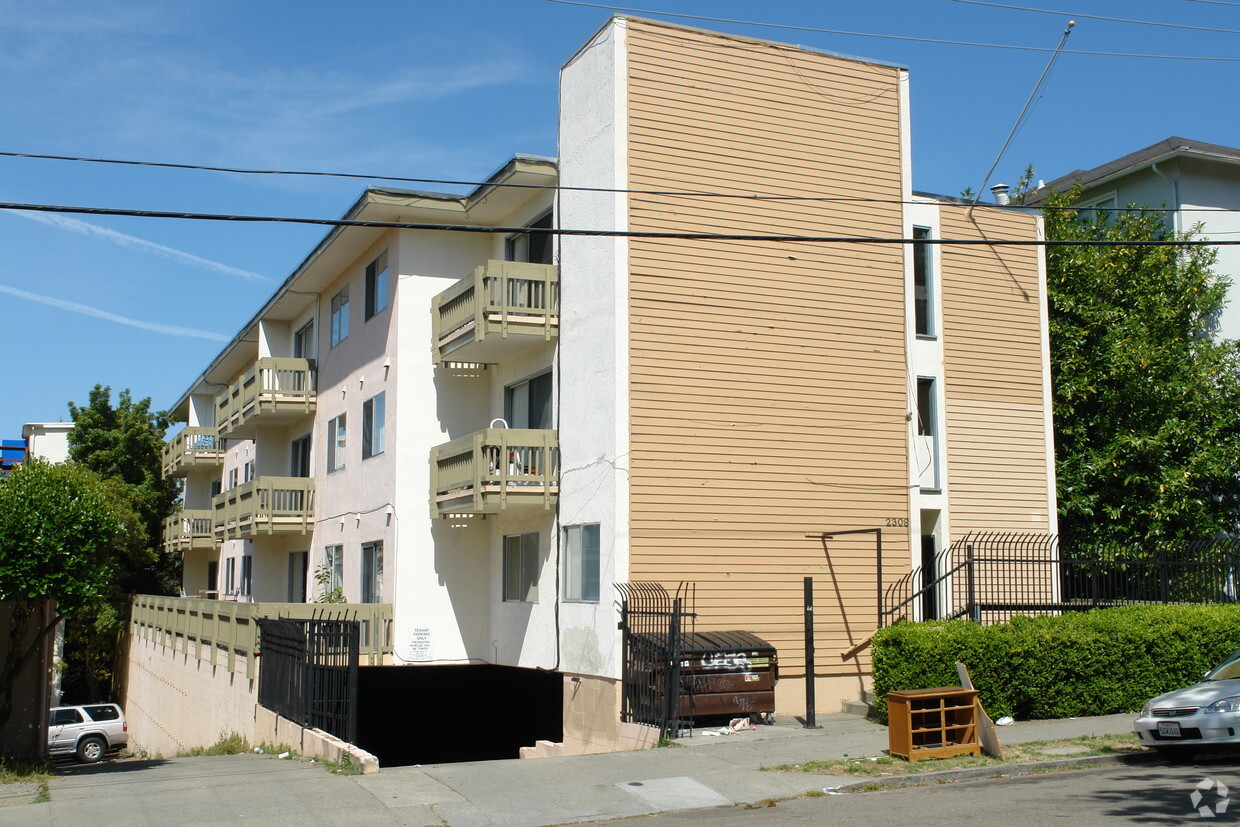 Primary Photo - 2308 Warring St