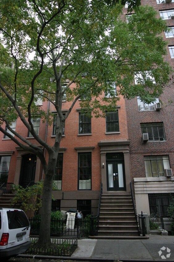Foto principal 11/26/06 - 120 W 12th St