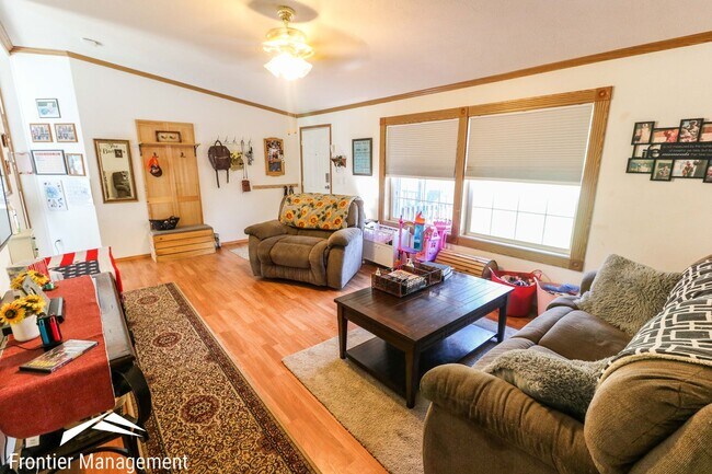 Foto del edificio - Awesome 3 bedroom 2 bathroom home located in OGDEN KS!