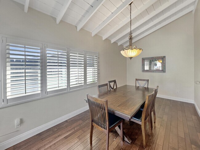 Foto del edificio - 12942 Francine Terrace