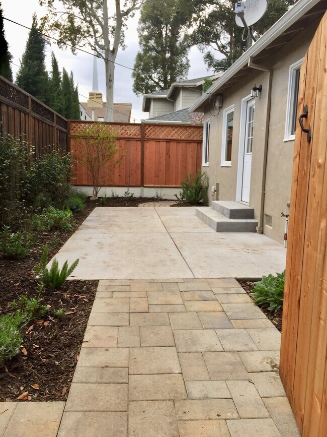 Fotografía del edificio - 1285 El Camino Real