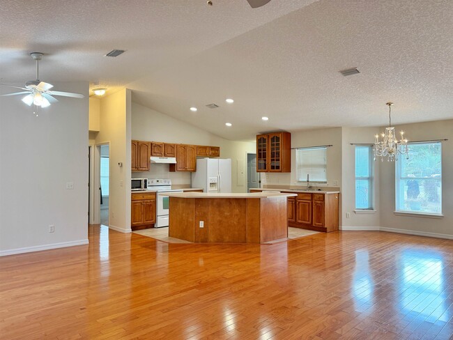 Foto del edificio - 932 Delcie Dr