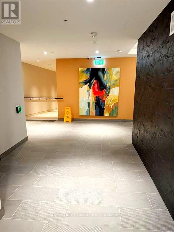 Photo du bâtiment - 741 King St W
