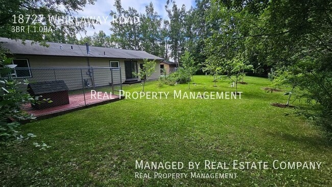 Building Photo - Cute three bedroom one bathroom single gar...