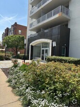 Building Photo - 30 Glenbrook Rd