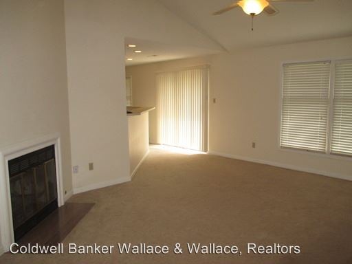 Building Photo - 8736 Shoreham Blvd