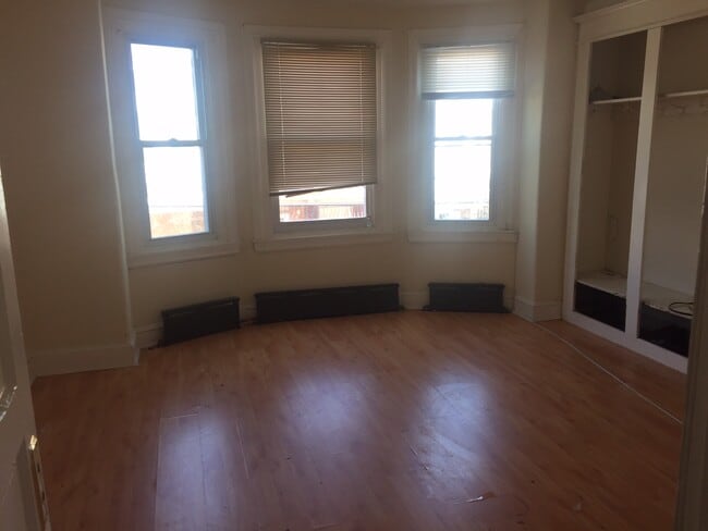 Building Photo - 840 E Westmoreland St