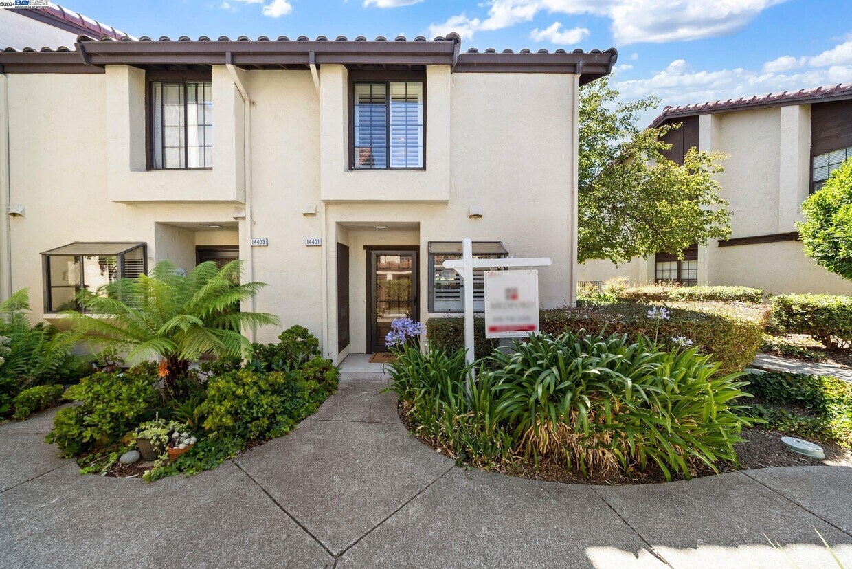 Primary Photo - 14401 Seagate Dr