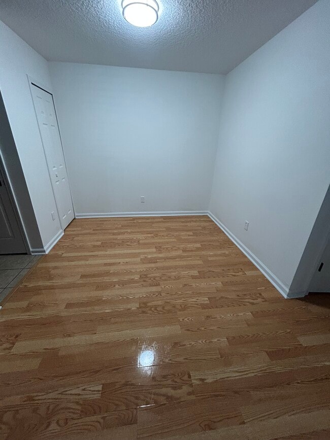 Foto del edificio - 13715 Richmond Park Dr N