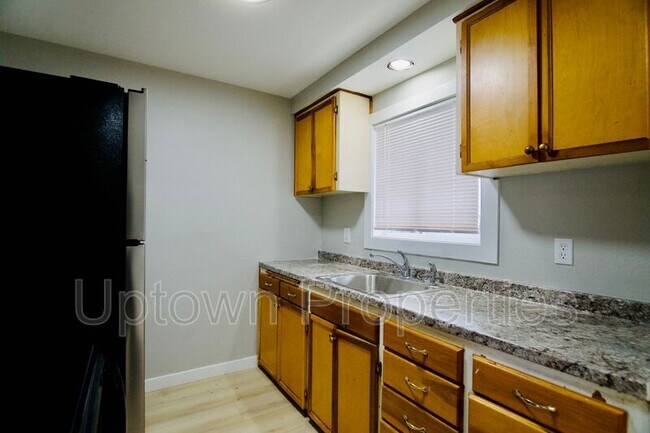 Foto del edificio - 466 N Adair St