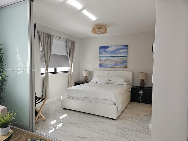 Building Photo - 1390 Ocean Dr