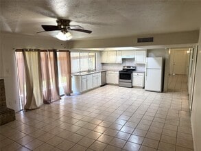 Building Photo - 2006 Quail Valley E Dr