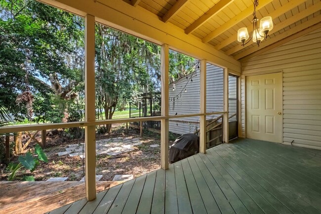 Building Photo - 2818 Par Ln