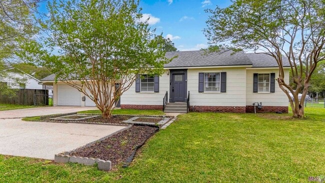 Photo - 7165 Government St House