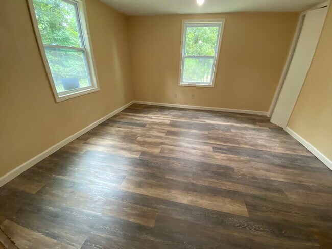 Bedroom B - 1010 New St