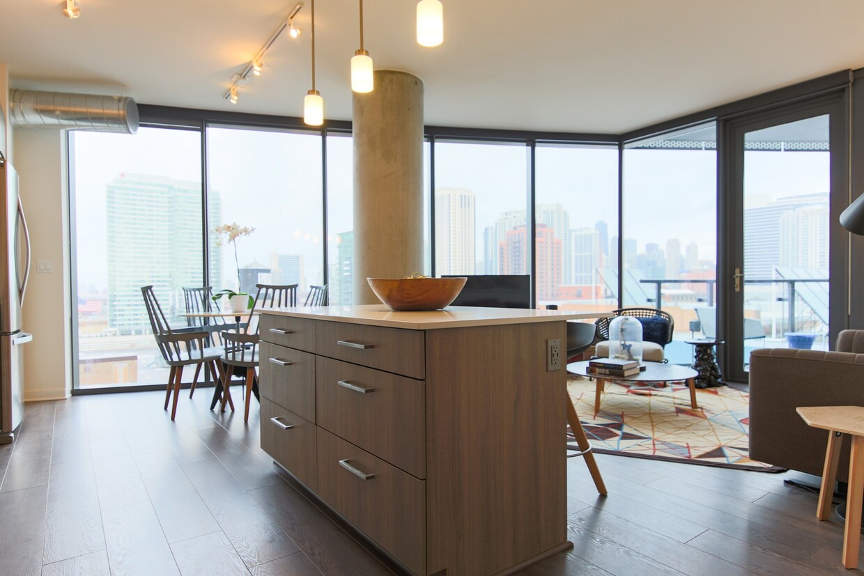Foto principal - 811 W Couch Pl