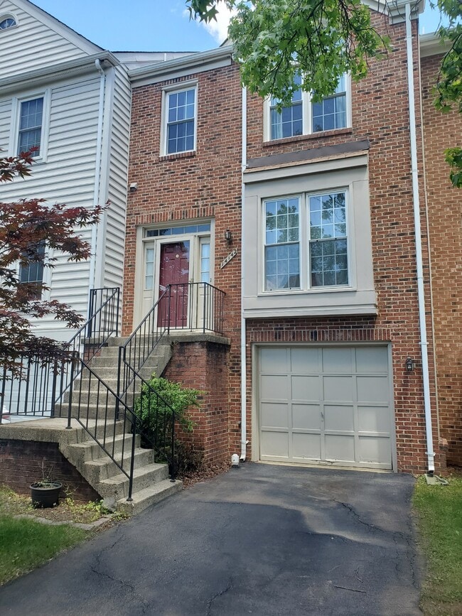Building Photo - 14142 Betsy Ross Ln